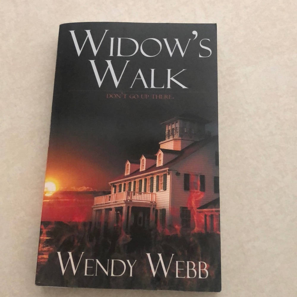 EUC Book 📖 Widows Walk by Wendy Webb